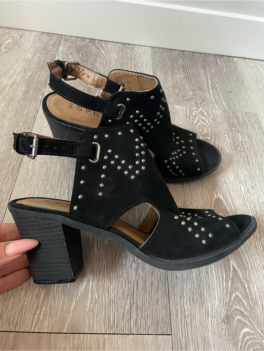 Esprit Natasha Studded Cutout Block Heel Sandals Black Size 8